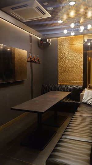 《9~10名用》会議・打ち合わせ用ワークルーム【サイズL】 - カラオケビッグエコー 赤羽駅前本店