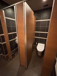 カラオケビッグエコー 名駅４丁目店 《1名用》テレワークルームの室内の写真