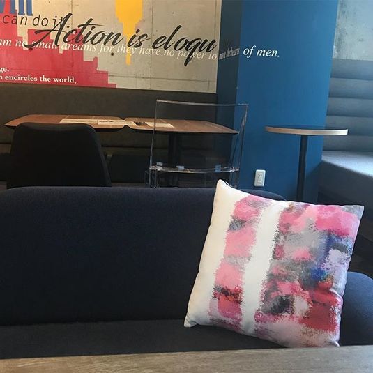 10人会議室(SF+LAルーム) - work and place 