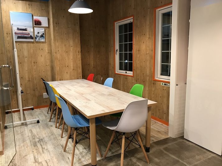10人会議室(SF+LAルーム) - work and place 