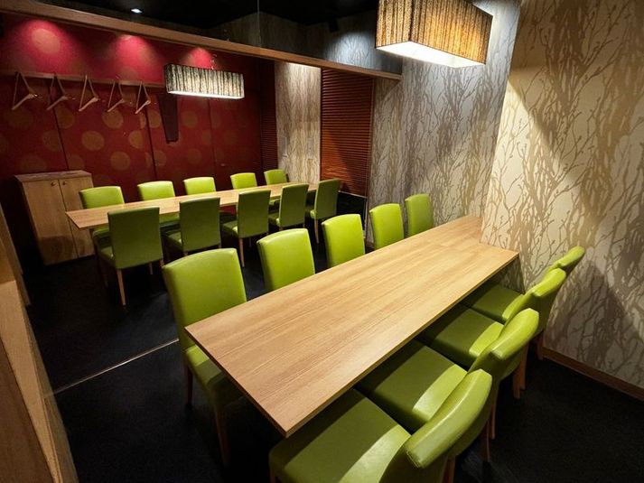 《5～8名用》会議・打ち合わせ用ルーム【サイズM】 - カラオケビッグエコー 名駅４丁目店