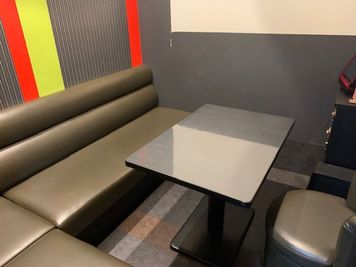 《2～4名用》【テレワークに最適👩‍💻】電源/Wi-Fi完備/ソフトドリンク飲み放題付き☕️の完全個室！ - カラオケビッグエコー 二子玉川駅前店
