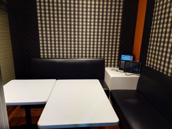 《1名用》【テレワークに最適👩‍💻】電源/Wi-Fi完備/ソフトドリンク飲み放題付き☕️の完全個室！ - カラオケビッグエコー 渋谷道玄坂店