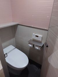 カラオケビッグエコー 渋谷道玄坂店 《9～10名用》会議・打ち合わせ用ワークルーム【サイズL】の室内の写真