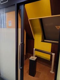 カラオケビッグエコー 渋谷道玄坂店 《9～10名用》会議・打ち合わせ用ワークルーム【サイズL】の室内の写真
