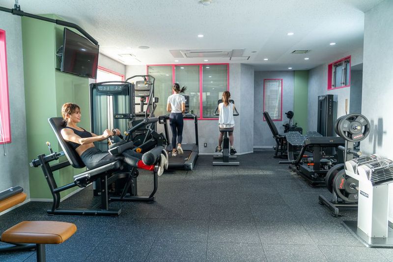 清潔で広々として快適なトレーニング空間 - セルフィットWoman24武蔵小山店の室内の写真