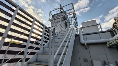 屋上の非常階段 - 【大阪･梅田】天しもビル屋上レンタル撮影スタジオ 屋上レンタルスペース【一般利用プラン】の室内の写真