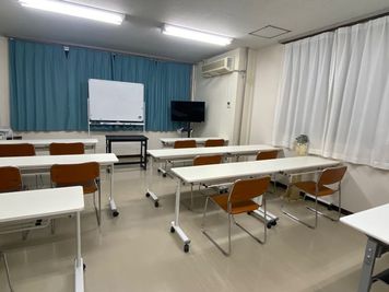 福屋未来企画 美容施術、セミナー、会議対応のレンタルスペースの室内の写真