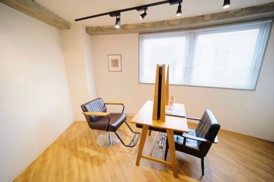 美容室施術スペース - CHOP CHOP 美容室、ネイルサロン、まつ毛サロンの室内の写真