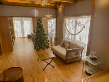 クリスマス - コモリエ ヌーア（ komolier NUA ） （7名様〜プラン）「森リビング」の室内の写真