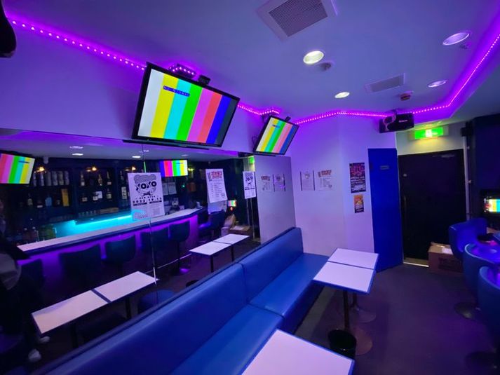 BAR貸切、最新カラオケ、梅田堂山町 - バー貸出スペースXOXO