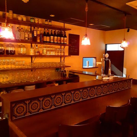 広くておしゃれなスペインバル - MARCHA