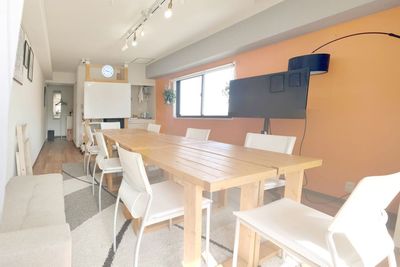 室内
※黒スタンドライト23年1月廃棄済 - 🌻飯田橋駅3分･水道橋8分のレンタルスペース･貸会議室 レンタルスペース 飯田橋南の室内の写真