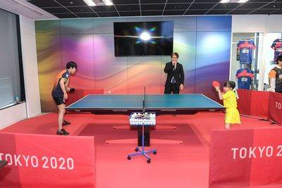 東京五輪でも使用された卓球台も設置しています。
 - 株式会社ハッピースマイル Forest green ARENAの室内の写真