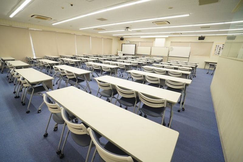 8階会議室 - 【英進館天神本館3号館レンタルスペース】