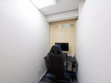 ワンコイン会議室 新橋 新橋駅前A-02の室内の写真