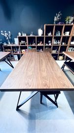 テーブルです。このタイプのテーブルが４台あります。 - 玉井町ガレージハウスD号室 【49平方メートル全面利用可】atelier FUYURAの設備の写真