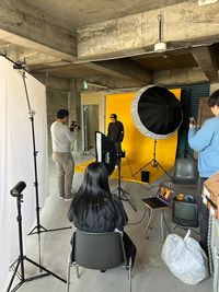 利用事例【宣材写真撮影】 - studio宇宙ノ旅 駅近広々コンクリート打ちっぱなし撮影スタジオ！の室内の写真