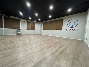 Dance studio LOOP 鏡、音響完備レンタルスタジオの室内の写真