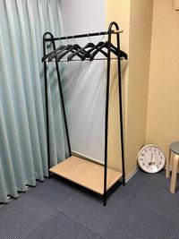 更衣室。ハンガーラックをご用意しています。 - 【女性専用】マシンピラティス スタジオOlulu　練馬3F 練馬区・豊島区【3台予約用】マシンピラティス スタジオOluluの室内の写真