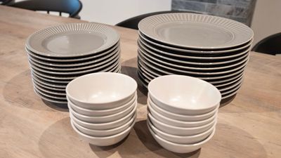 ご覧の食器をご用意しております。 - SMILE＋エスト天王寺の設備の写真