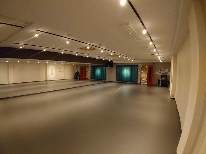 スタジオパックス 船橋店 K２ダンススタジオの室内の写真