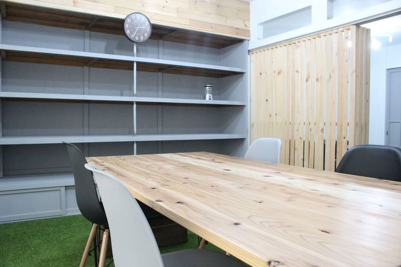 仕事・作業＆リラックススペース【2階】 - ふわ芝レンタルスペース