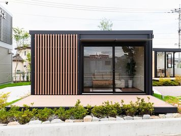 お部屋の外観はこちらです！※始めに別棟の受付までお越しください
 - U-SPACE　山梨店 Workの外観の写真