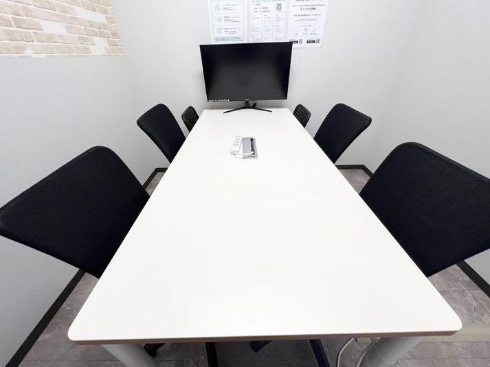 【原宿駅徒歩1分】RoomB（6名会議室） - いいオフィス原宿(旧いい会議室原宿)ナポレビル２F