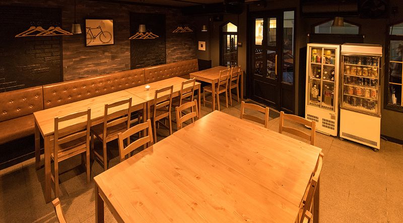 100㌅プロジェクター&カフェ - オムニバ金山尾頭橋1F