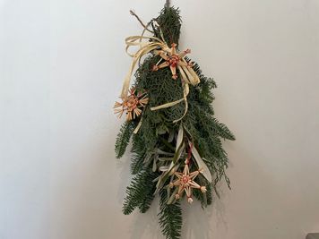  Christmas swag - 下北沢レンタルスペース８ 大人が寛げるレンタルスペースの設備の写真