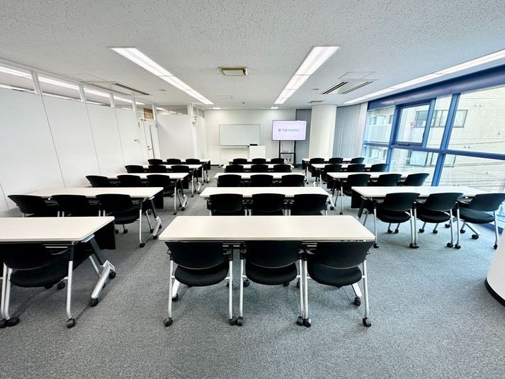 【スクール形式で42名着席可能】 - 【閉店】TIME SHARING 新大塚 音羽ビル 【閉店】3Fの室内の写真