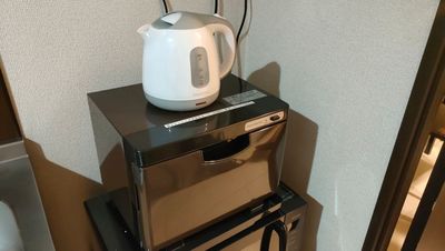 タオルウォーマー、
IHケトル - LINCRASトーカン博多 08〈LINCRASトーカン博多サロン〉の設備の写真