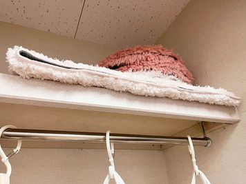 女子会で活躍！フロアマット - れおのスペース お部屋タイプの小さな会議室/レンタルスペースの設備の写真