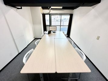 【対面で着席できるので、会議や打ち合わせにオススメです】 - TIME SHARING 赤羽 IMBオフィス 【閉店】505の室内の写真