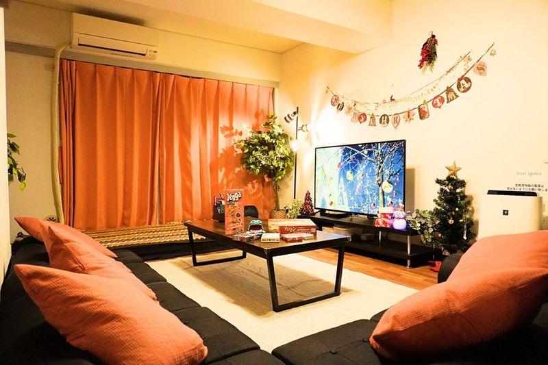 12月26日まで内装をクリスマス仕様に変更しております🎄 - irori space~chilling party room~ irori space~SunshineOrange~池袋７分の室内の写真