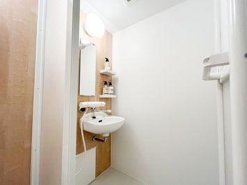 シャワー室 - Ally(アリー)名古屋栄 Ally(アリー)名古屋栄💖栄＆矢場町5分、新築のキレイな内装の設備の写真