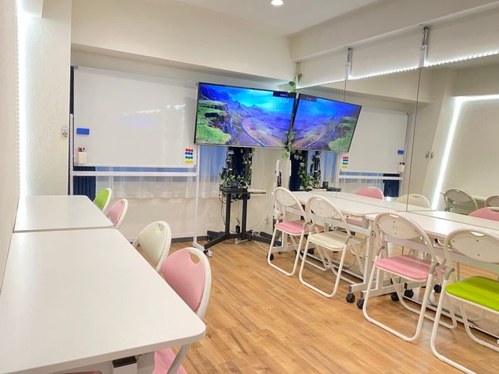 MAHALO/女性セミナー向け/明るい撮影照明/壁一面鏡 - Ohana新大阪★女性セミナー向き★壁一面鏡＆撮影用照明あり