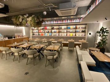 SHARE LOUNGE 亀戸 with H¹T OPENSPACE カジュアルMTG（4名用）の室内の写真