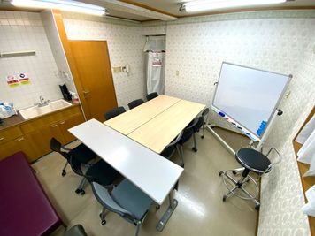 ＜高円寺会議室とロビーラウンジ＞2室利用可⭕️Wi-Fi📶セミナー/ボードゲーム/在宅W/ランチ女子会/撮影/ズーム面談 - 【高円寺会議室】