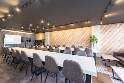 秋葉原Lounge 2nd 秋葉原駅4分/40名着席可/飲食可/結婚式2次会/セミナーの室内の写真