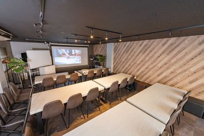 秋葉原Lounge 2nd 秋葉原駅4分/40名着席可/飲食可/結婚式2次会/セミナーの室内の写真