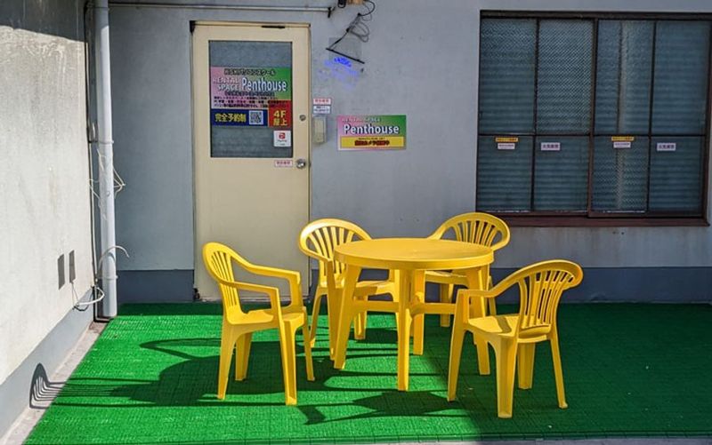 入り口です！ - レンタルスペース  ペントハウス 　近鉄奈良店 近鉄奈良駅！24時間いつでも即予約、即利用可能な開放的なブースAの入口の写真