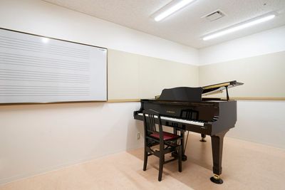 ヤマハミュージック直営教室！「千里中央駅徒歩１分」ピアノの練習ができる部屋です - ヤマハミュージックリテイリング千里中央センター
