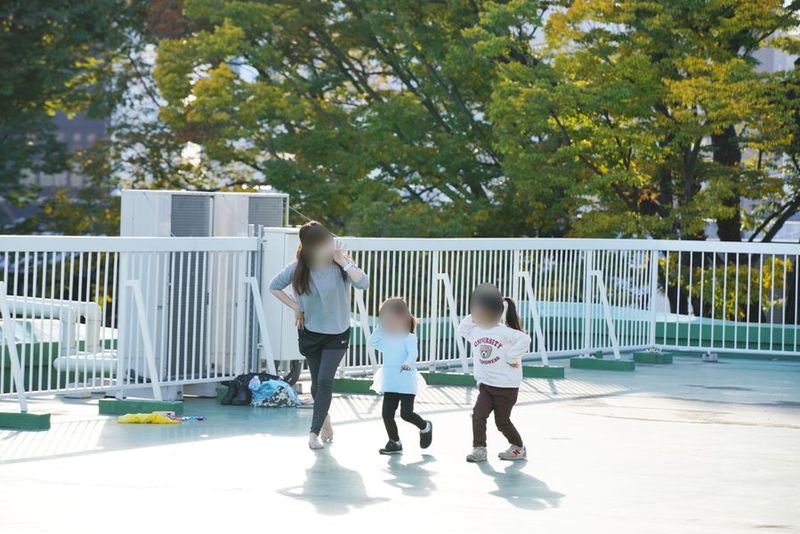 【分割】屋上広場 - Bibli