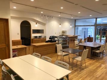 スタジオカフェ クリエイターズ・カフェ（コワーキングスペース）の室内の写真