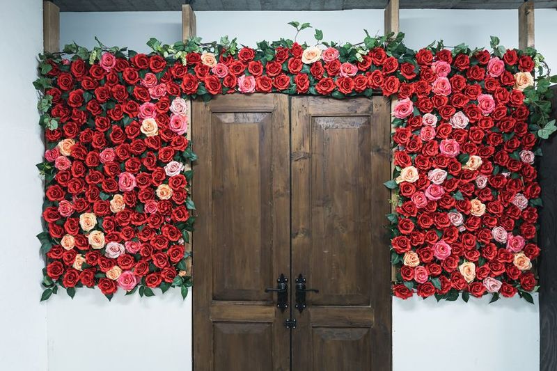 アンティークドアとバラの壁 - 大森駅徒歩4分 【十字架｜花壁】薔薇の壁で撮影できるハンドメイドスタジオの室内の写真