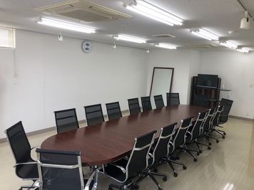 奈良産経企画株式会社　会議室 会議／打合せ／研修会／ヨガ・フィットネス等に最適！の室内の写真