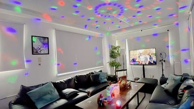 ミラーボール
【期間限定】無料貸し出し中 - Colormell（カラメル）渋谷新南口2号店 パーティ・撮影・会議・その他［平日・少人数🉐プラン：〜6名］の室内の写真