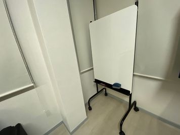 ホワイトボード - Colormell（カラメル）渋谷新南口2号店 パーティ・撮影・会議・その他［平日・少人数🉐プラン：〜6名］の設備の写真
